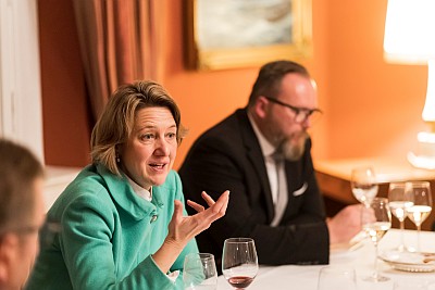 Statusgespraech2022 DrAnjaWeisgerber 400x267k