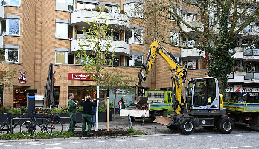 KSchroeder 230424 Baumpflanzung Foto Kahlscheit DSC2686 866x500k